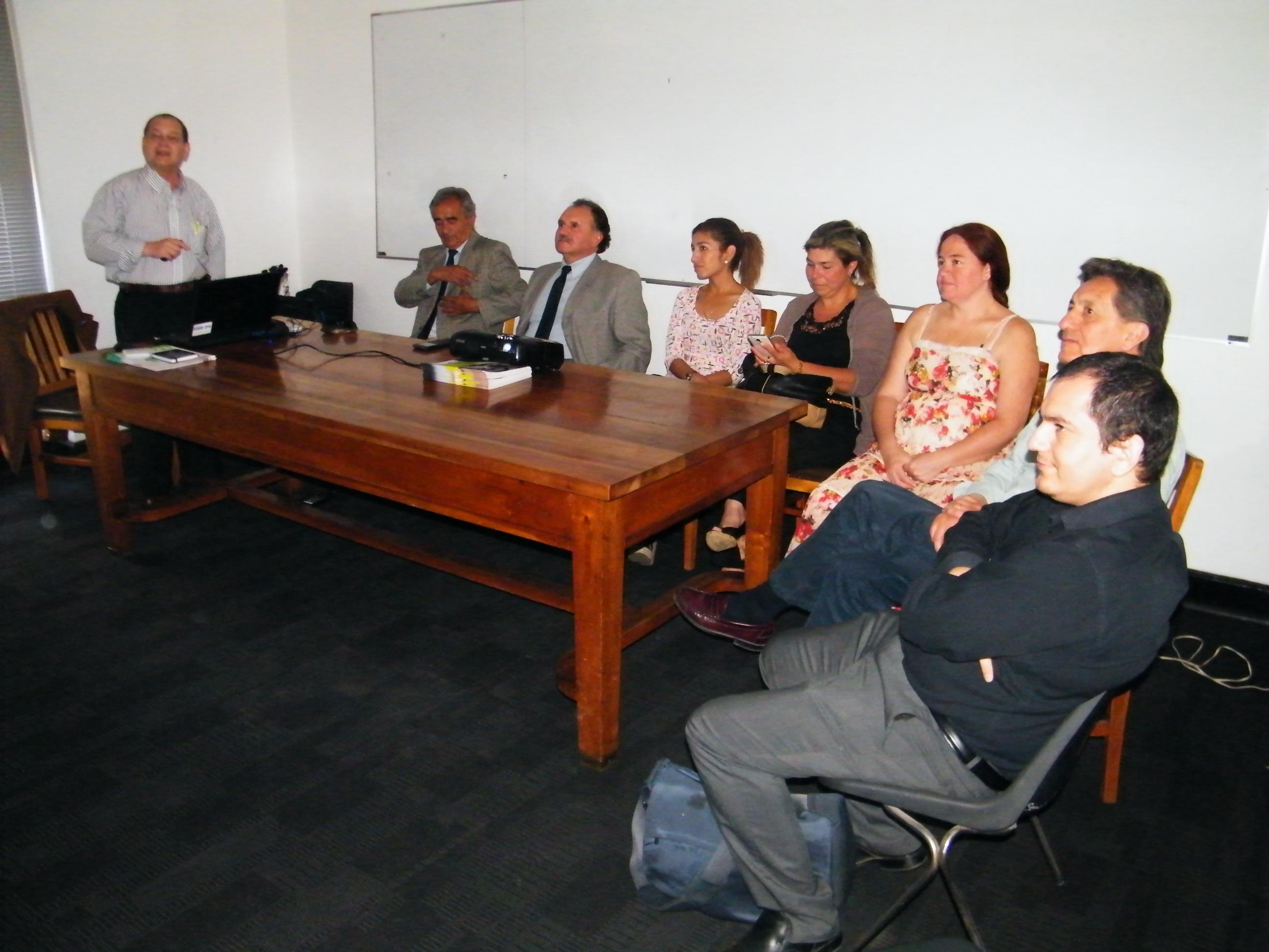 Reunión de autoridades FAU con directivos de Escuela Santa Rosa y empresa Arauco