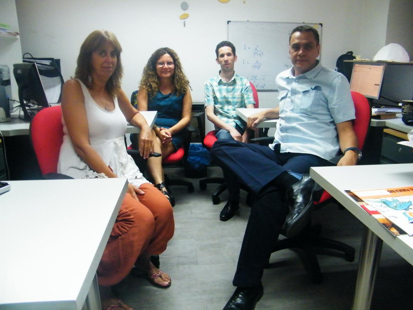 Profesores Marcela Ilabaca, Maritza Moreno, Sebastián Calzadillas y Fernando Pizarro, que se suman a Mónica Hernández.