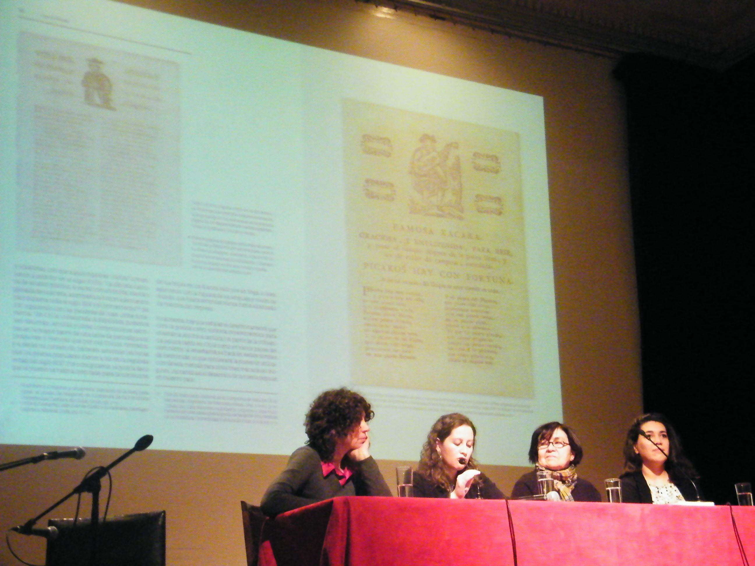 Editora de Ocho Libros, Carolina Tapia, Micaela Navarrete y Simoné Malacchini.