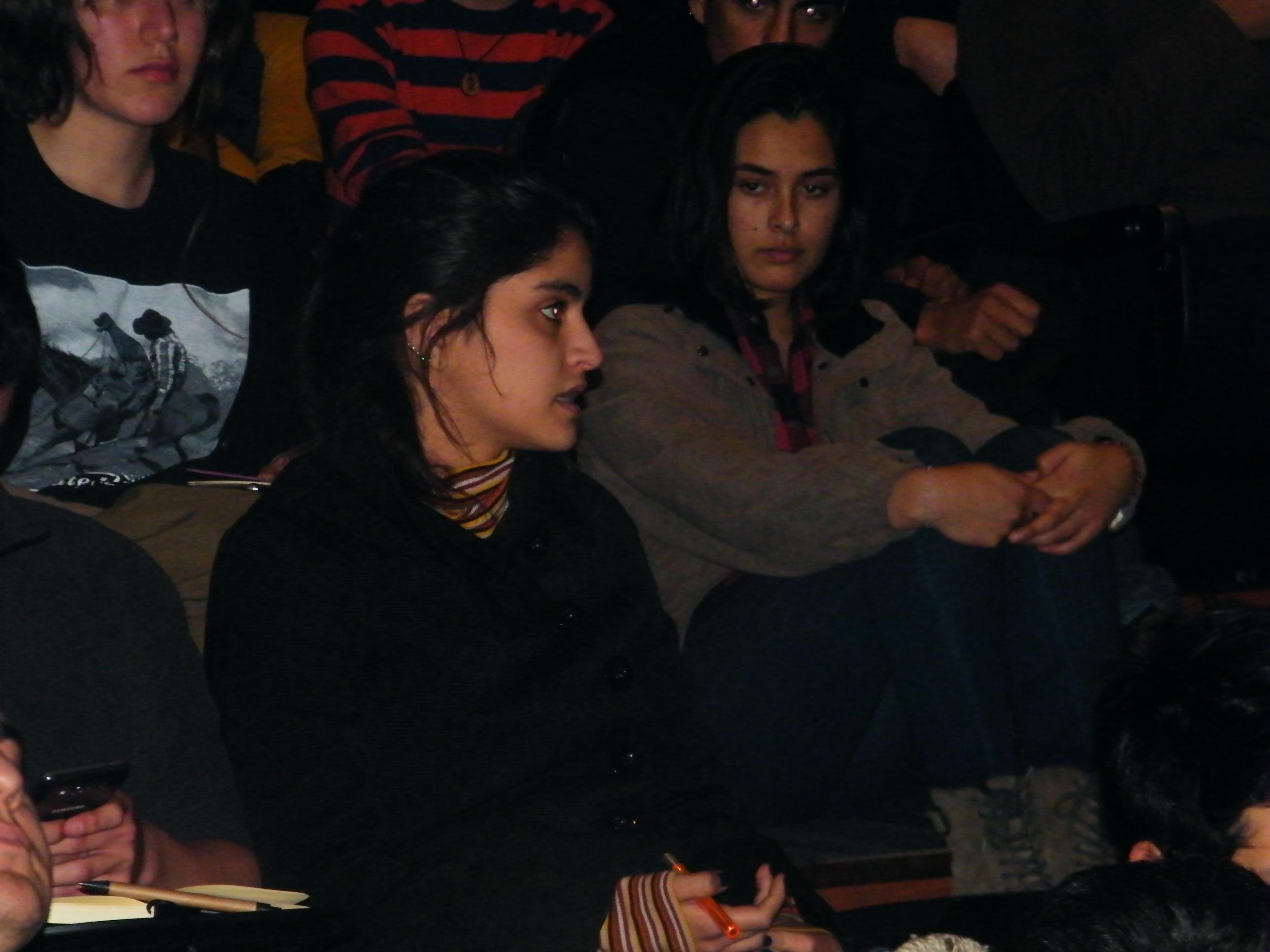 Presidenta de la FECH y estudiante de la FAU, Valentina Saavedra, también estuvo presente en la plenaria final.