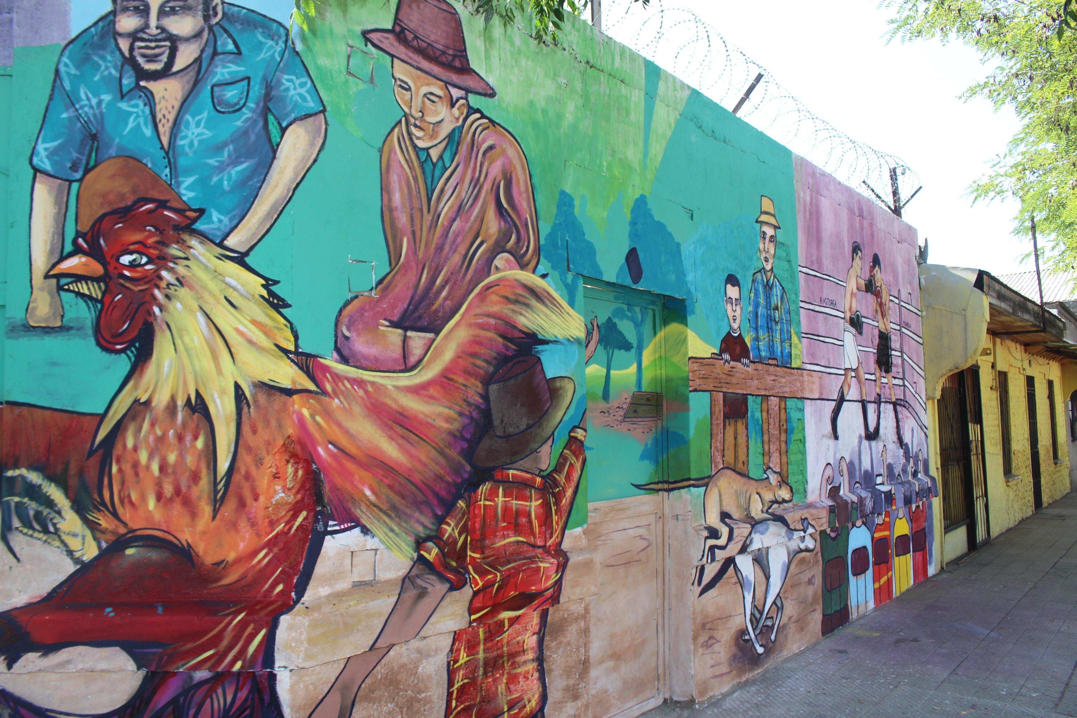 Mural "Deporte y Sociedad", pintado en la intersección de calles Bío Bío y Tocornal.
