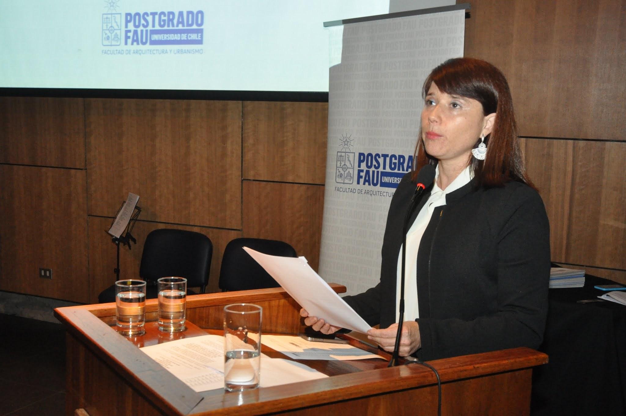 Profesora Yasna Contreras, directora de la Escuela de Postgrado FAU.