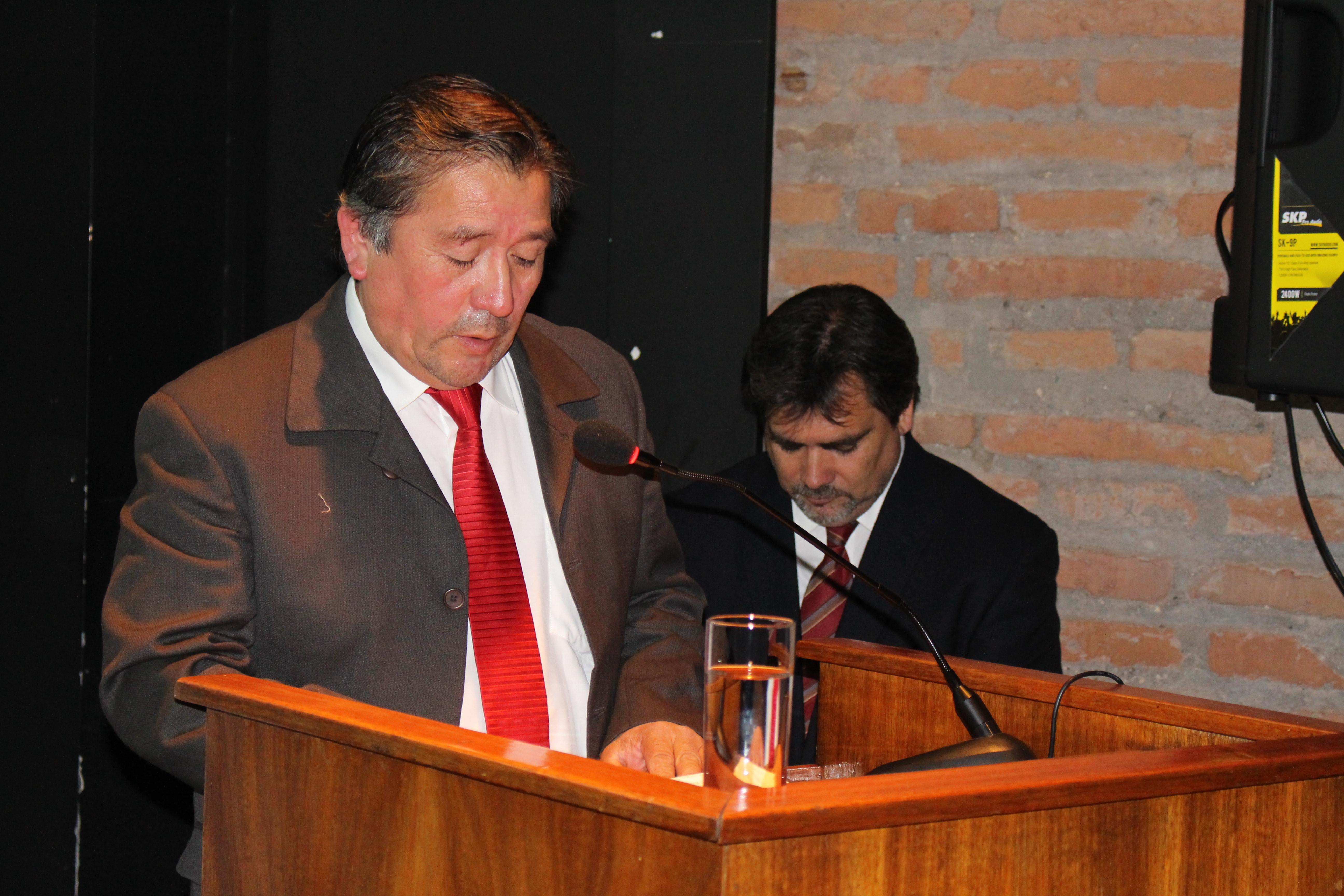El graduado de Jefe de Obras, Pichiquil Huichaqueo, ofreció un discurso al cierre de la ceremonia.