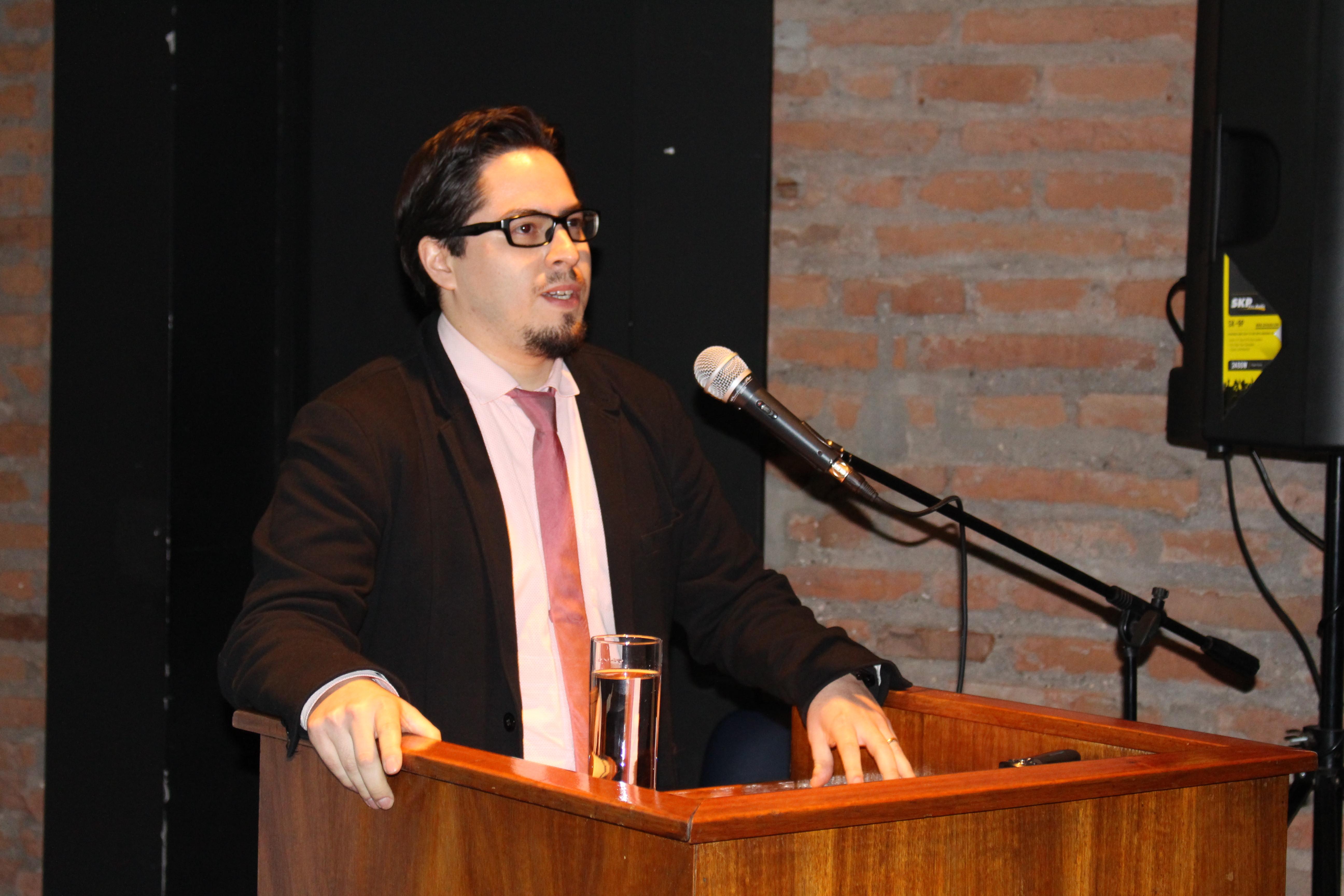 Claudio Castro, Coordinador de Extensión y encargado de la Red de Egresados NodoFAU.