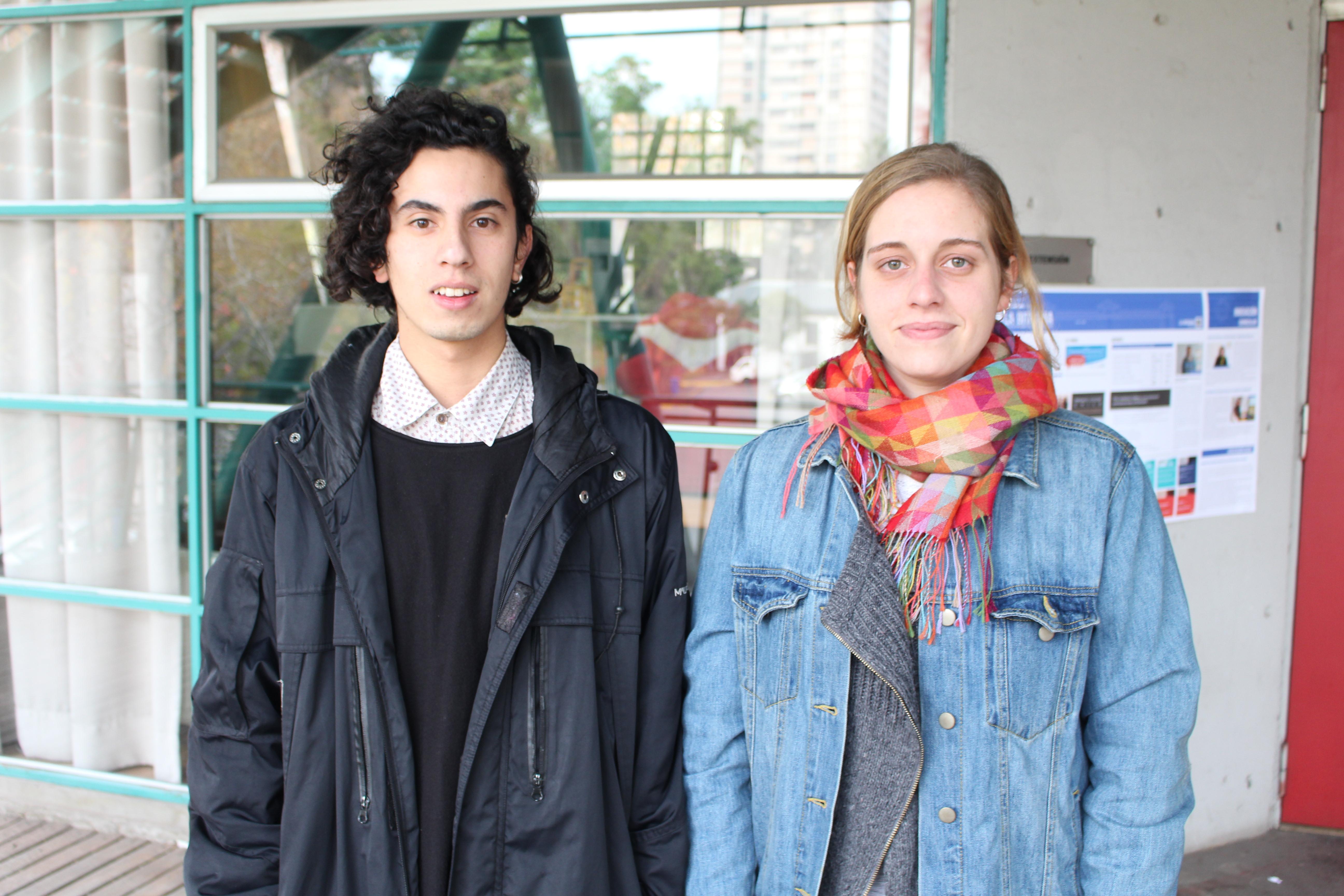 Álvaro Ramos e Isidora Prieto, estudiantes seleccionados para realizar práctica en Burdeos.