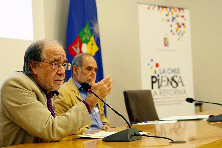 El profesor de la Facultad de Ciencias Sociales, Manuel Antonio Garretón estuvo a cargo de la apertura del primer ETT.