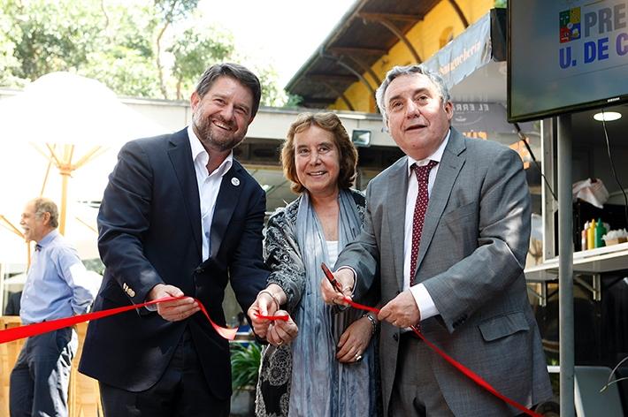 El Rector Ennio Vivaldi encabezó la inauguración de la nueva Plaza de Bolsillo Campus Andrés Bello, junto a la decana FAU Marcela Pizzi y el intendente Claudio Orrego.