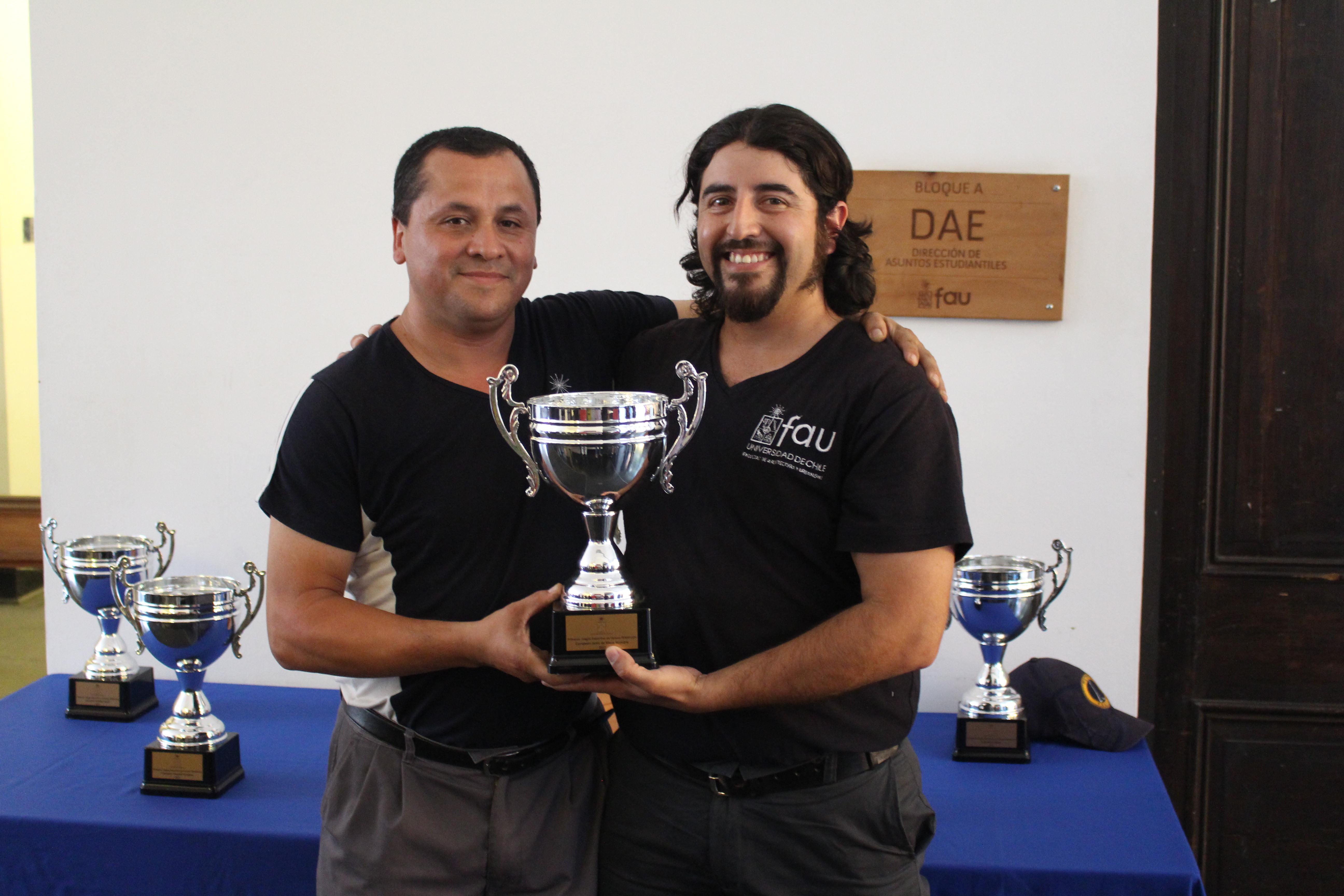 Mauricio Salazar y José Mancilla, campeones en tenis de mesa.
