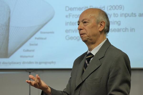 Dr. Hugo Romero Aravena