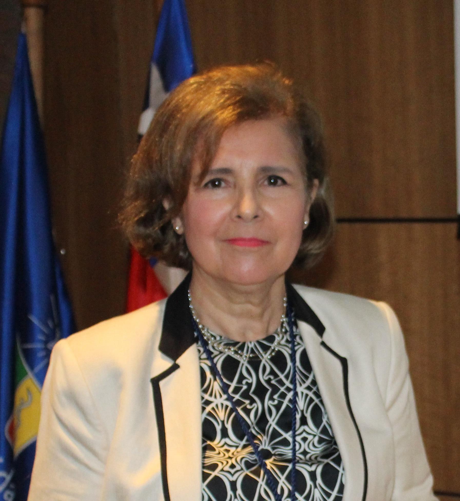 La académica del Departamento de Urbanismo de la FAU, María Isabel Pavez, fue reconocida con el "Premio Juan Parrochia Beguin".