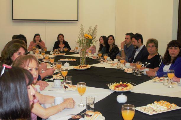 Las Secretarias fueron invitadas a la Sala de Consejo para compartir un desayuno y recibir el reconocimiento de las autoridades de la Facultad.