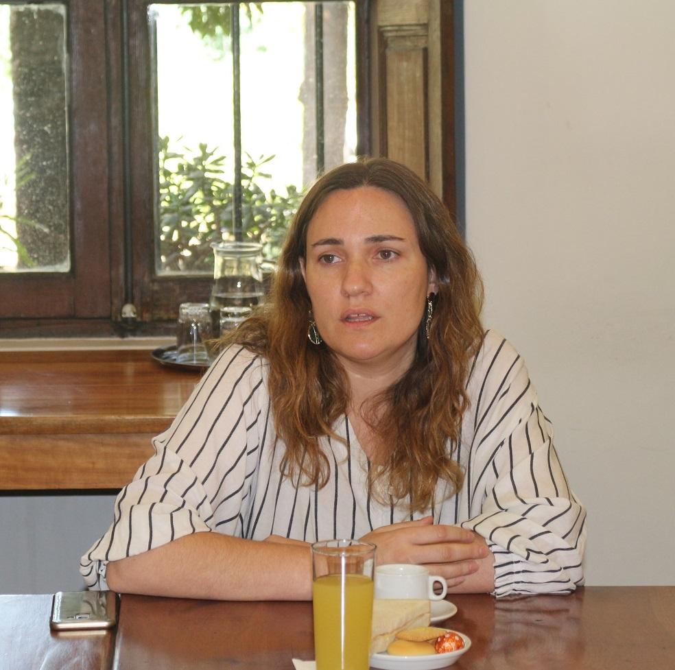 La Directora de Asuntos Estudiantiles, Prof. Pamela Smith, junto con la Asistente Social, Eliana Henríquez, han mentenido un contacto permanente con los estudiantes afectados. 