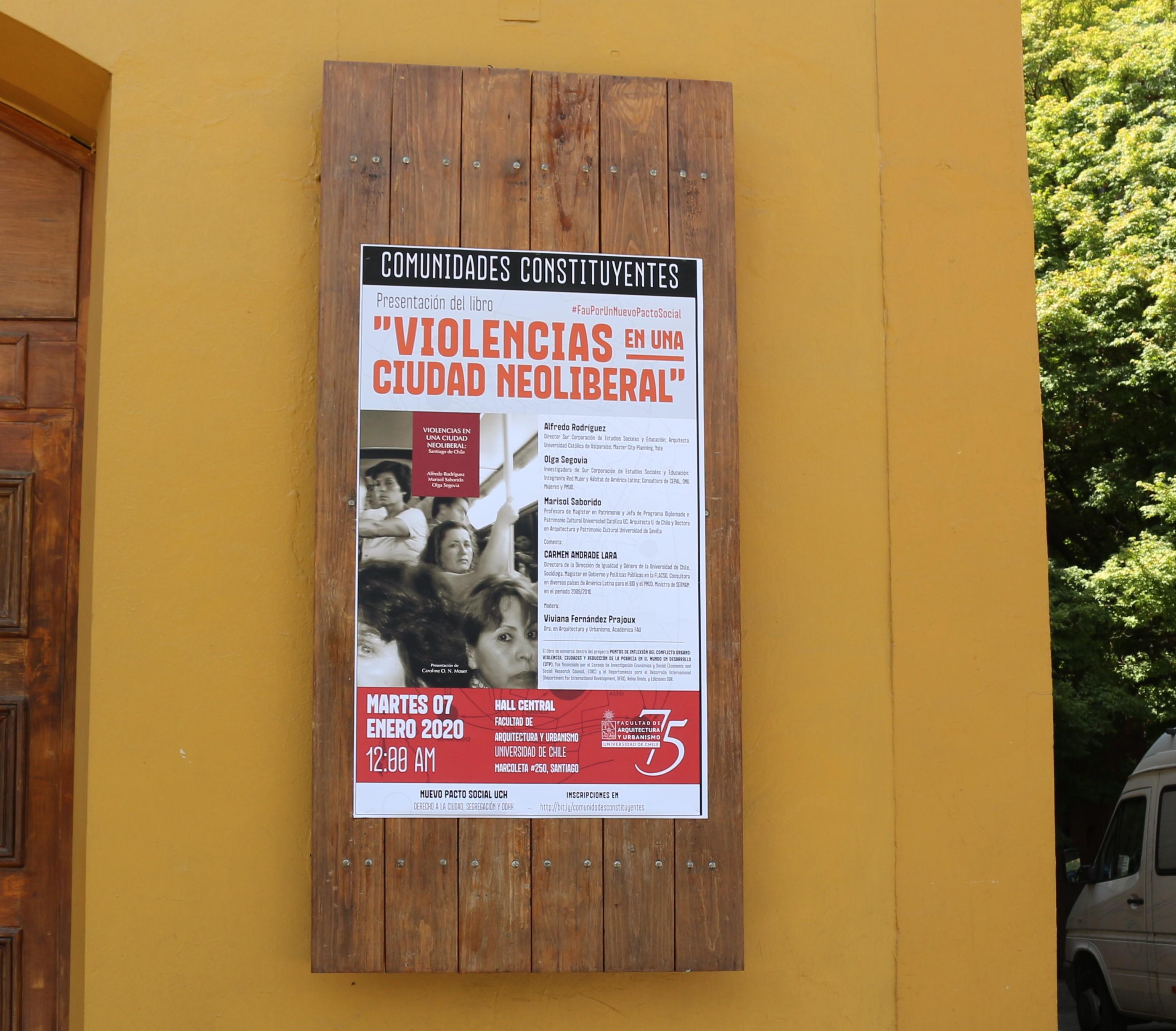 El conversatorio organizado por la FAU, abordó junto con los autores, los contenidos del libro sobre violencias en la ciudad de Santiago desde la perspectiva actual. 