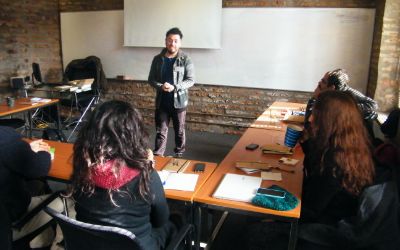 El académico Alexis Vásquez encabezó el taller previo al seminario.
