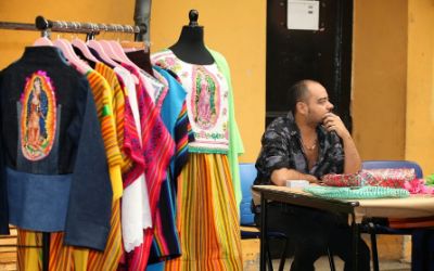 La idea de la actividad fue mostrar cómo egresados FAU han derivado en una amplitud de manifestaciones que van más allá de lo formal o académico de su carrera. La idea de la actividad fue mostrar cómo egresados FAU han derivado en una amplitud de manifestaciones que van más allá de lo formal o académico de su carrera.