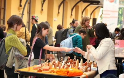 Participaron ex alumnos de la FAU de las carreras de Diseño y Arquitectura. Participaron ex alumnos de la FAU de las carreras de Diseño y Arquitectura.