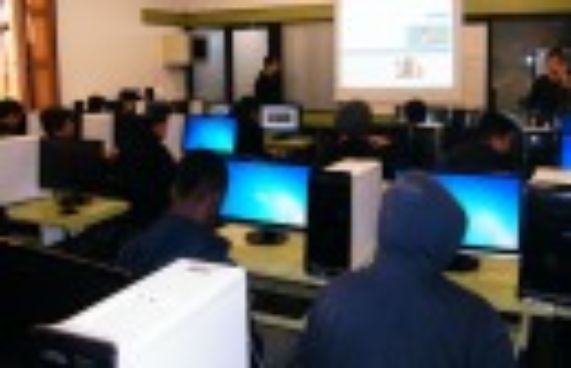 FAU y Microsoft realizan taller a jóvenes de Belén Educa